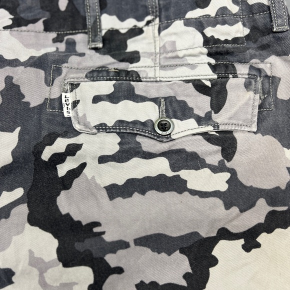 Levi's Camo Pants Black Subdued Camo Twill Straight Leg Mens Pants Size 34x30 - Picture 13 of 15